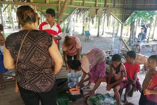 Cultural and Local Village Experience in Papua New Guinea - How Do the Reviews Shape Your Expectations?