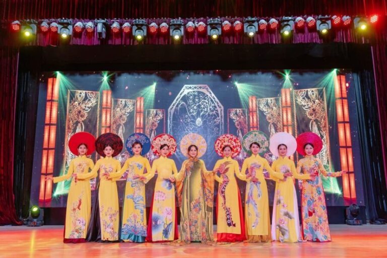 Da Nang "The Ao Dai" Show: Timeless Vietnamese Elegance - The "Ao Dai" Show: A Detailed Breakdown of the Experience