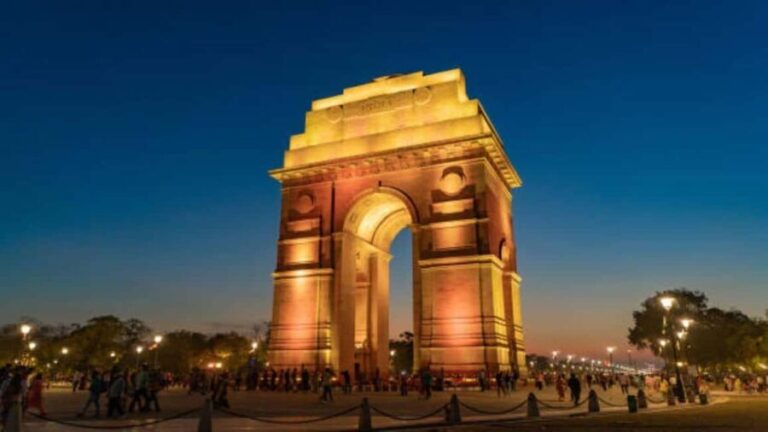 Delhi One-Day Sightseeing Tour: Forts, Temples & Bazaars - Who Will Love This Tour?