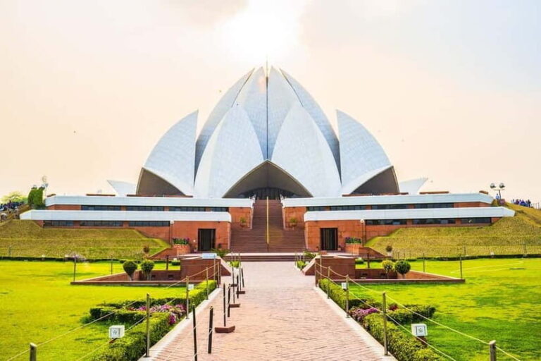 Delhi: Private Half-Day Tour of New Delhis Top Sights - Who Will Love This Tour?