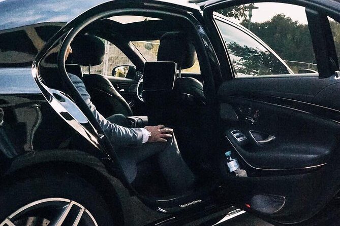 Departure Private Transfer: Gold Coast to Airport OOL in Business Car - Who Should Consider This Service?