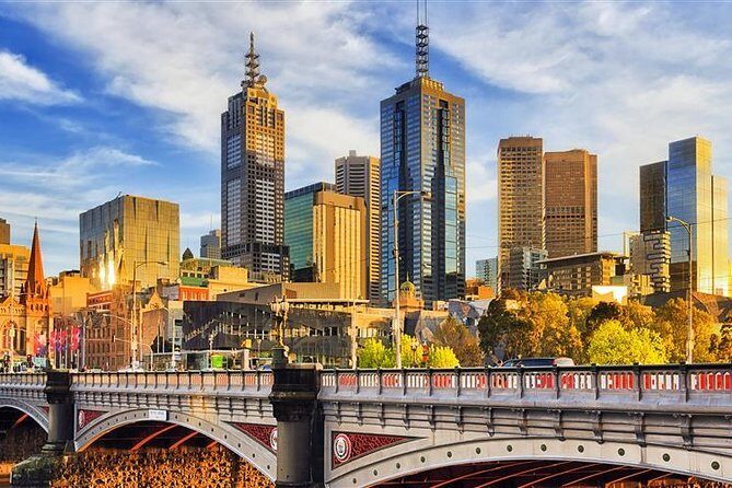 Departure Transfer from Melbourne to Melbourne Airport MEL in Van - What to Expect During Your Ride