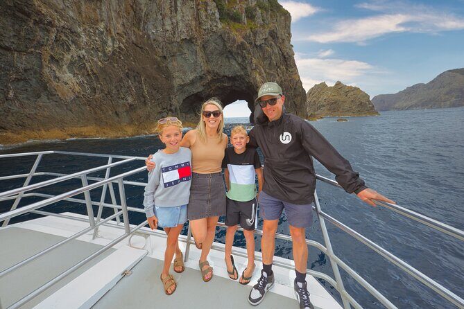 Discover the Bay - Hole in the Rock cruise includes Island Lunch - Who Should Consider This Tour?