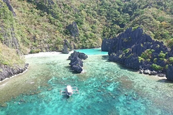 El Nido Island Hopping Tour D with Lunch - The Lunch Experience: More Than Just a Meal