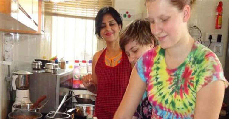 Evening Cooking Session and Dinner with an Indian Family - The Experience: A Deeper Dive