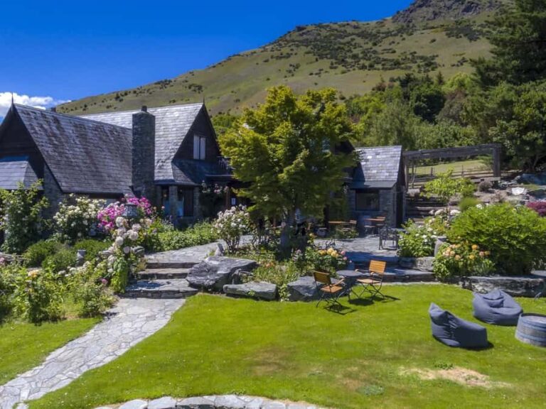 Exclusive Classic Wine Tour - Exploring New Zealand’s Largest Underground Wine Cave