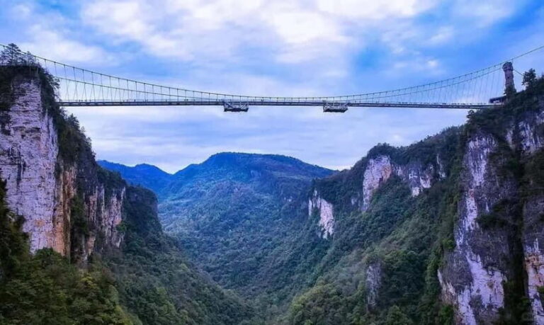 Exclusive VIP Zhangjiajie 4 Days and 3 Nights Private Tour - Day 1: Arrival and Cultural Evening