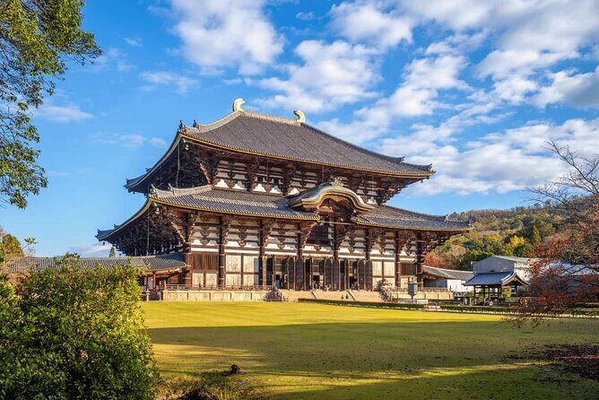 Experience the Wonders of Japan in One Day - Todai-ji Temple’s Central Gate: An Impressive Entrance
