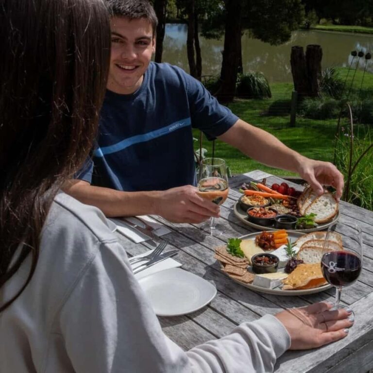 Farmer's Lunch and Arthurs Seat Eagle Cable Car Ride - For 2 - An In-Depth Look at the Experience