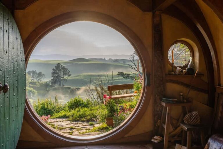 From Auckland: Hobbiton Movie Set - Private Tour - Arriving at Hobbiton: First Impressions