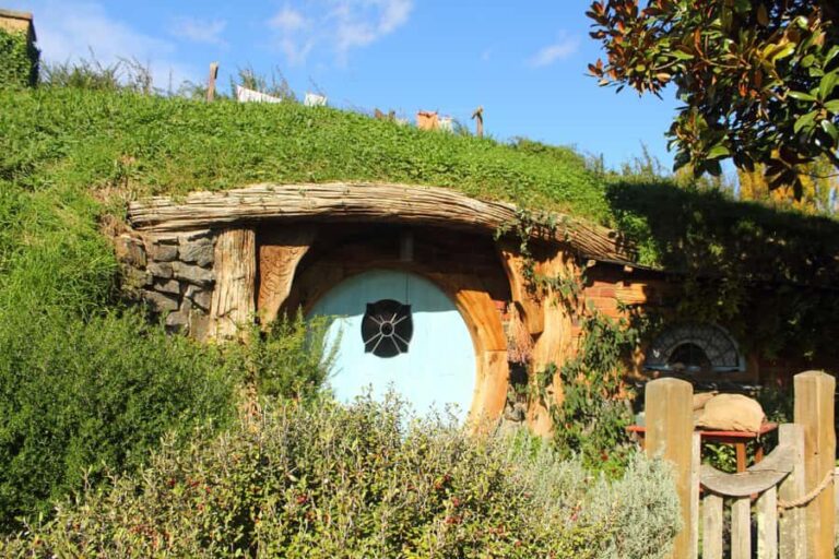 From Auckland: Hobbiton Movie Set Private Tour (Flexible) - Exploring Hobbiton: An Authentic and Personalized Experience