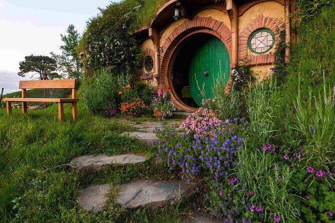 From Auckland:Hobbiton Movie Set & Waitomo Caves Small Group Tour - Who Will Love This Tour?
