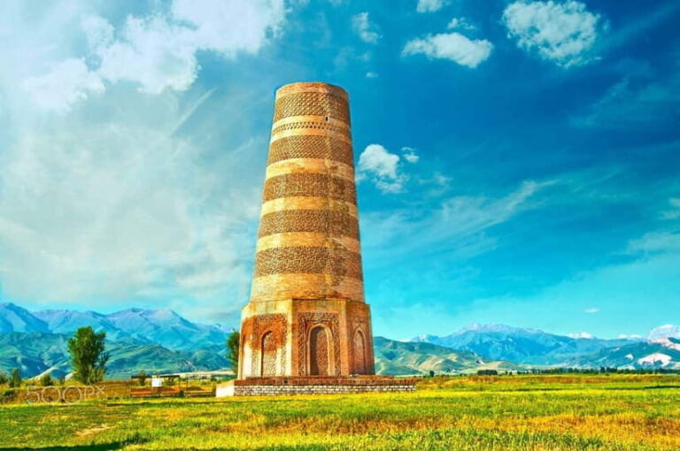 From Bishkek: Day Trip to Burana Tower and Konorchek Canyons - The Drive to Konorchek Canyons and Its Scenic Hike