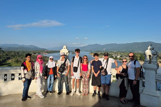 From Chiang Rai: 7 wonder Full-Day Tour and Thai Buffet lunch - The Blue Temple: Wat Rong Seur Ten
