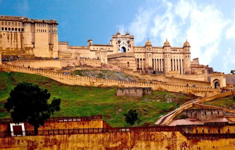 From Delhi: Private Jaipur 1- Day Trip by AC Car - The Iconic Landmarks
