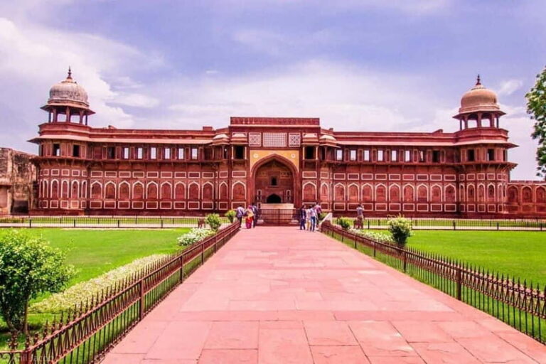 From Delhi: Taj Mahal & Agra Day Trip with Fatehpur Sikri - What Travelers Say