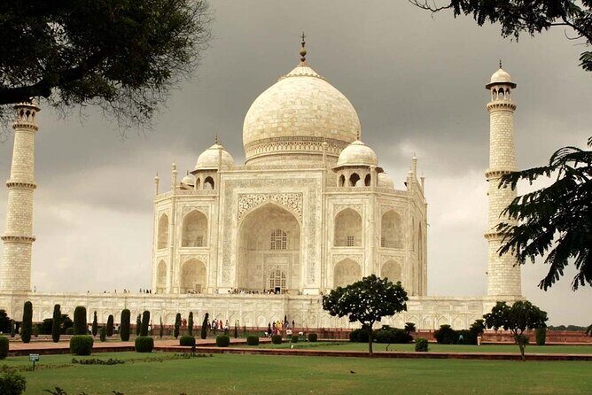 From Delhi: Taj Mahal and Agra Fort By Superfast Train - The Journey Begins: From Delhi to Agra