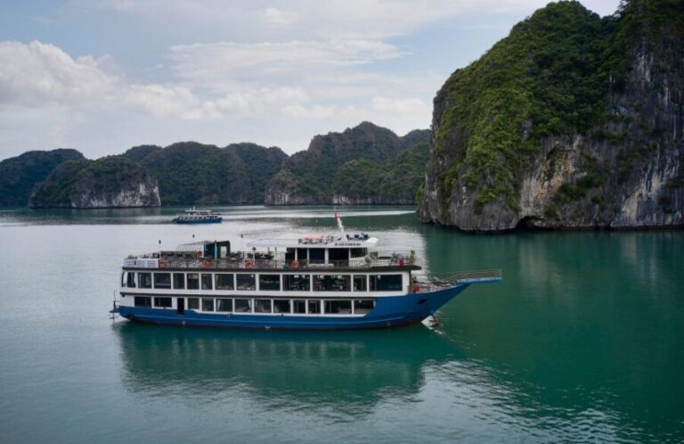 From Halong: 2 Days / 1 night with Halong - Lan Ha tour - First Impressions: Welcome Aboard