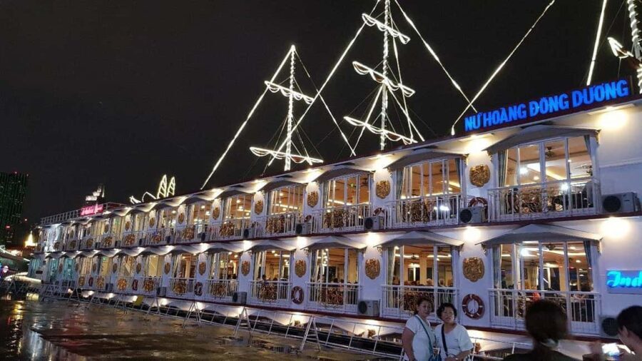 From Ho Chi Minh: Private Dinner Cruise on Saigon River Tour