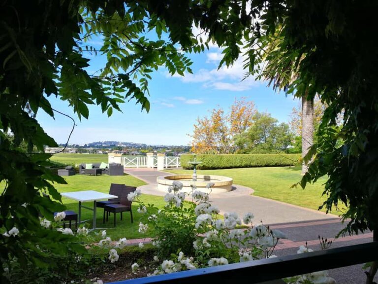 From Napier: Hawke's Bay Small Group Wine Capita Tour - What Sets This Tour Apart?