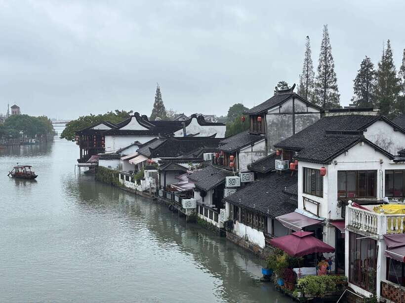 From Shanghai: Water Town Zhujiajiao Tour with Gondola ride - What to Expect on the Day