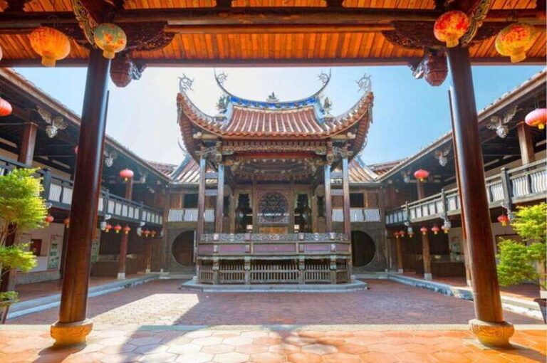 From Taipei : Taichung Highlights & Cultural Private Tour - Exploring the itinerary in detail