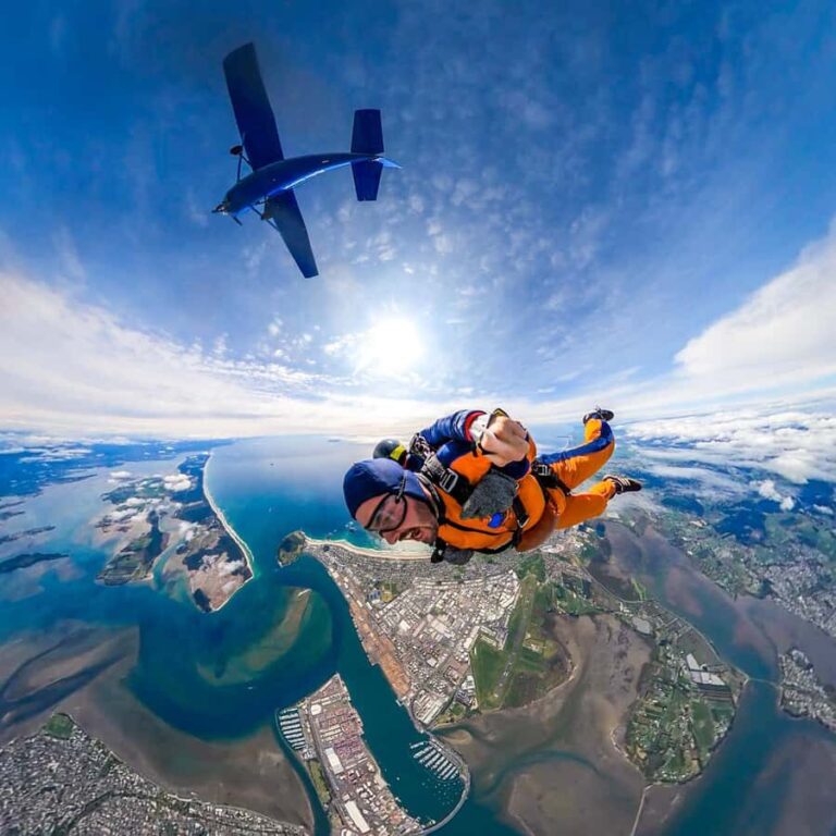 From Tauranga: Skydive over Mount Maunganui - What Makes This Tour Stand Out?