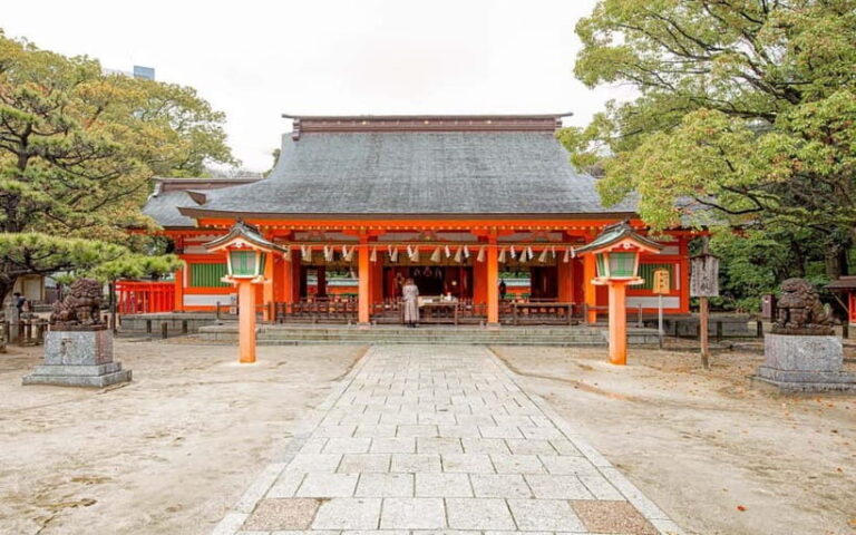 Fukuoka like a Local: Customized guide Tour. - Exploring Fukuoka’s Districts in Detail