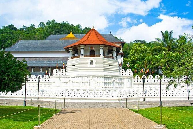 Full day Kandy City Tour by Tuk Tuk - What’s Included and What’s Not