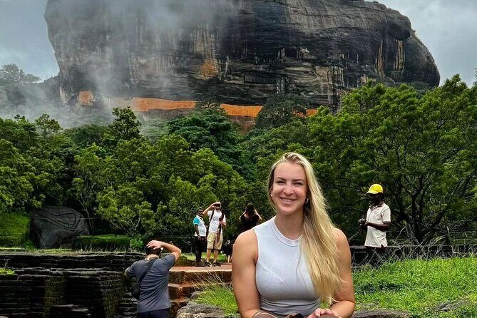 Full Day Private Tour to Sigiriya and Dambulla - Exploring the Golden Temple of Dambulla