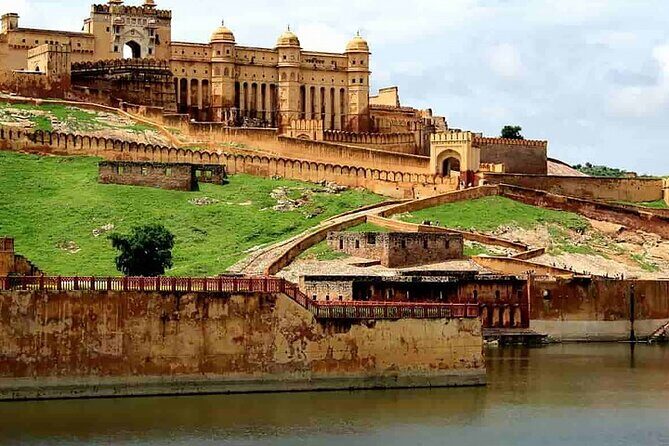 Full Day Sightseeing Jaipur Tour by Car With Guide Include Lunch - Whats Included and Whats Not