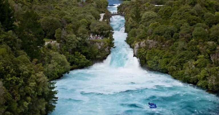 Full-Day Tour: Huka Falls, Hot Springs & Hobbiton Movie Set - Exploring Lake Taup: The Largest Lake in New Zealand