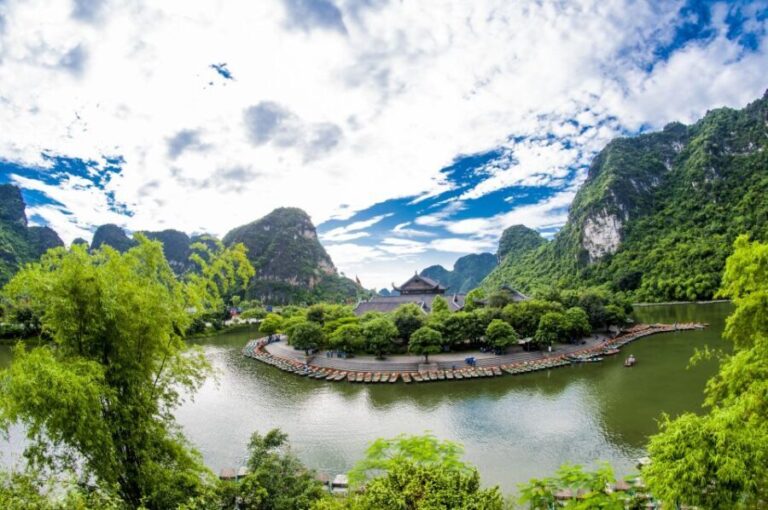 Full Day Trang An, Bich Dong Pagoda, Biking & Family Visit - Cycling Through Rice Fields and Limestone Mountains