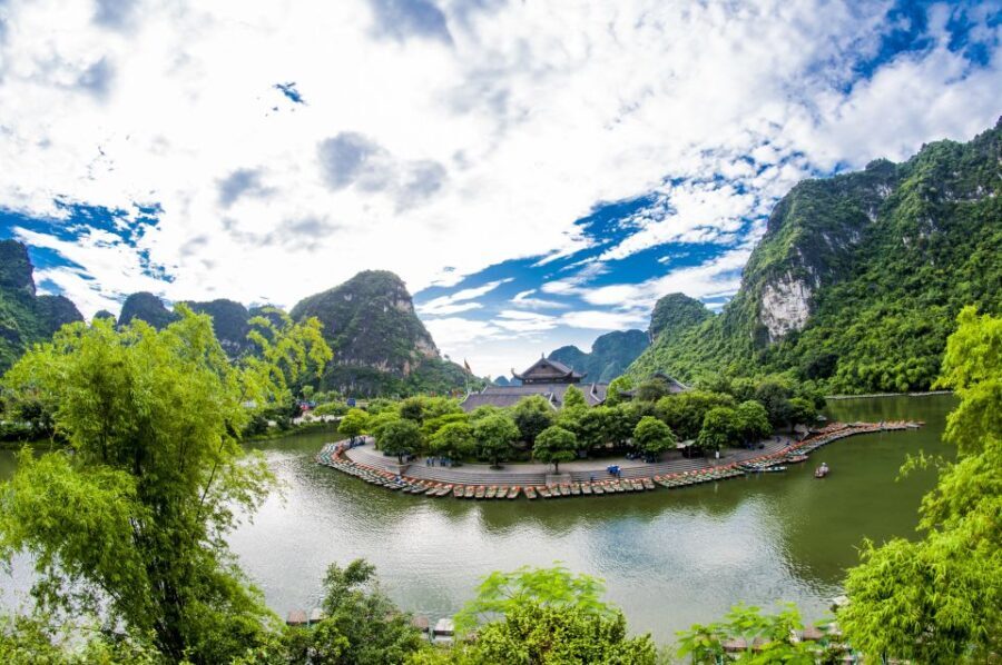 Full Day Trang An, Bich Dong Pagoda, Biking & Family Visit - Cycling Through Rice Fields and Limestone Mountains