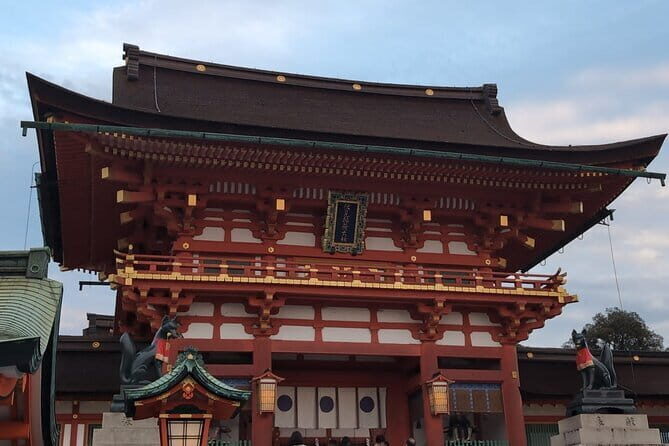 Fushimi Inari and Nara Private and Guided Tour in Spanish - Authentic Experience and Guide Praise