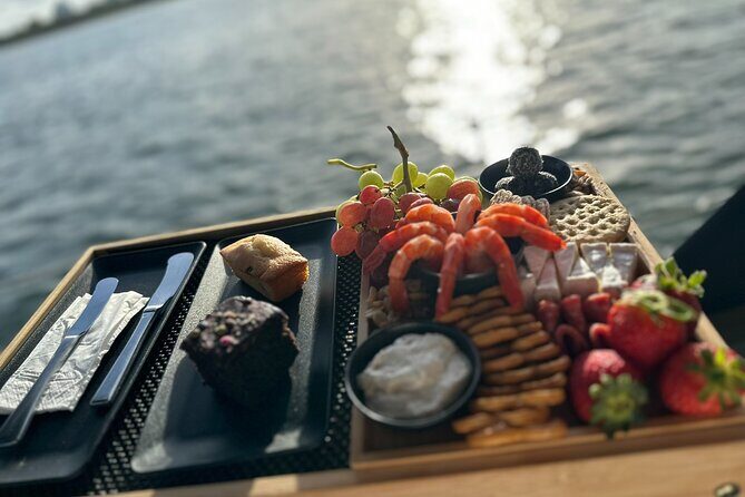 Gold Coast 2 Hr Sunset Private Sailing Charter with Drinks & Food - FAQs