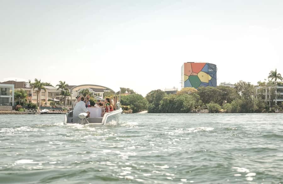 Gold Coast: Electric Picnic Boat Rental From Isle of Capri - What to Expect During Your One-Hour Adventure