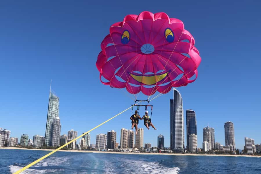 Gold Coast: Parasailing in Surfers Paradise with Free Photos - Practicalities and Tips