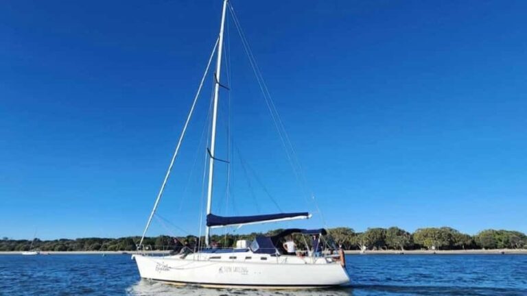 Gold Coast Private Lunch Sailing Charter for up to 10 guests - The Itinerary: A Perfect Balance of Sightseeing and Relaxation