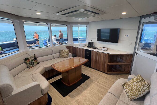 Great Barrier Reef Cruise - Gold Class VIP Lounge Package - The Sum Up