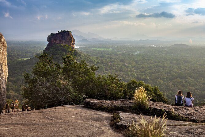 Guided Hike & Picnic with an Amazing View on Pidurangala Rock - Who Should Consider This Tour?