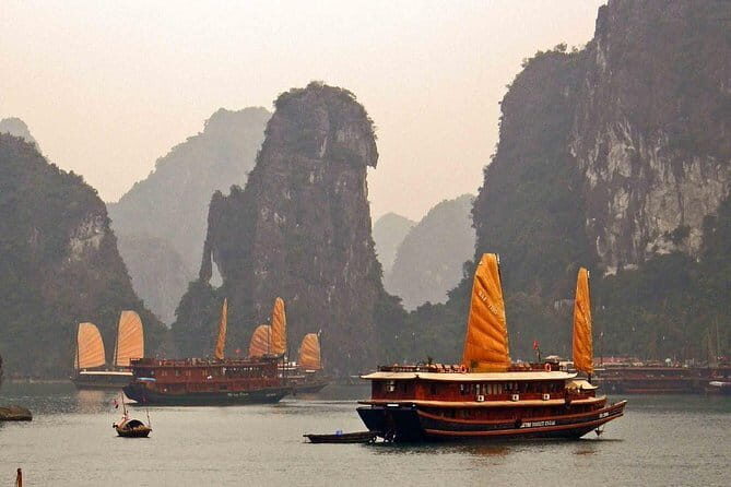 Ha Long Bay tour from Ha Noi with 6 hours cruise - An In-Depth Look at the Ha Long Bay Tour Experience
