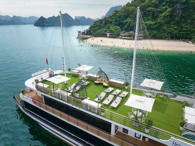 Hanoi: Ha Long Bay Day Cruise with Buffet Lunch and Kayak - The Experience for Different Travelers