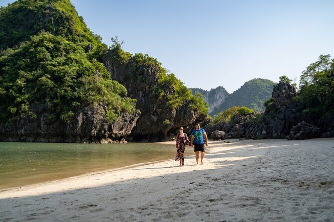 Hanoi : Halong Bay 7-Hour Luxury Cruise with Limousine Transfer - What Travelers Are Saying
