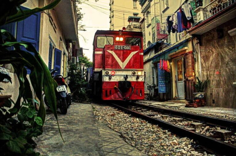 HANOI: RIDE TO HANOI JANE RELATED ATTRACTIONS & TRAIN STREET - Value and Practicalities