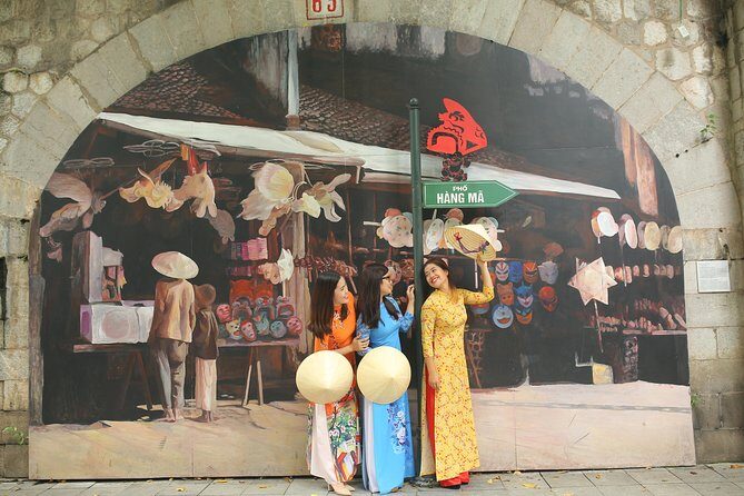Hanoi: Tradditional Ao Dai & Non La Rental - What Makes It Special?
