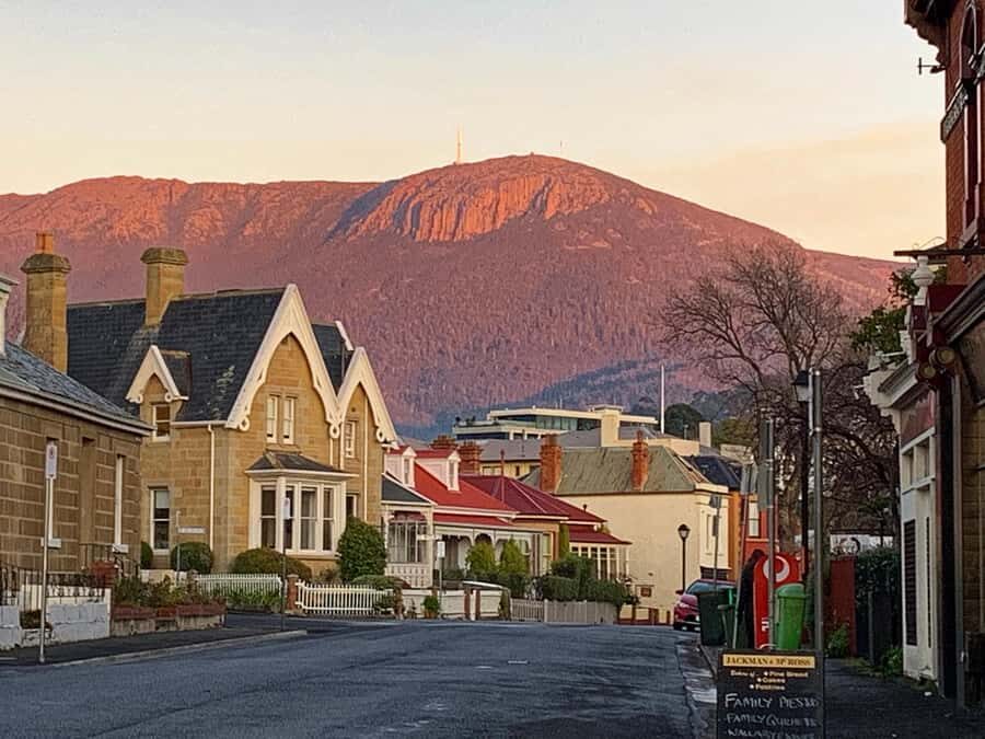 Hobart: Private City Tour with Mount Wellington & Tea - Exploring Hobart’s Historic Heart: Battery Point & Salamanca Place