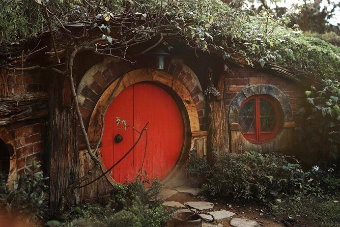 Hobbiton Lord Of Rings Movie Set tour Private Driver - Why This Tour Offers a Great Value
