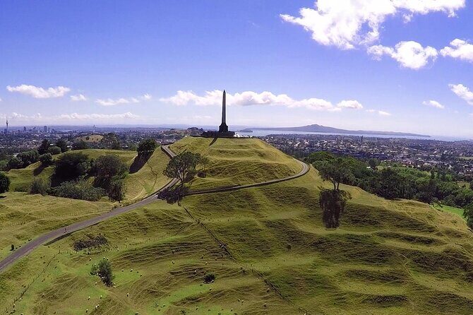 Hobbiton Movie Set and Auckland City Tour a Day Trip - What’s Included and Excluded