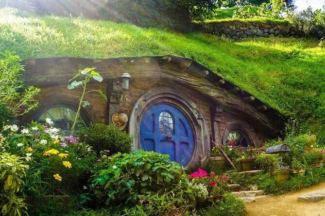 Hobbiton Movie Set and Waitomo Caves Exclusive (1-6 traveler) - What’s Included and What’s Not